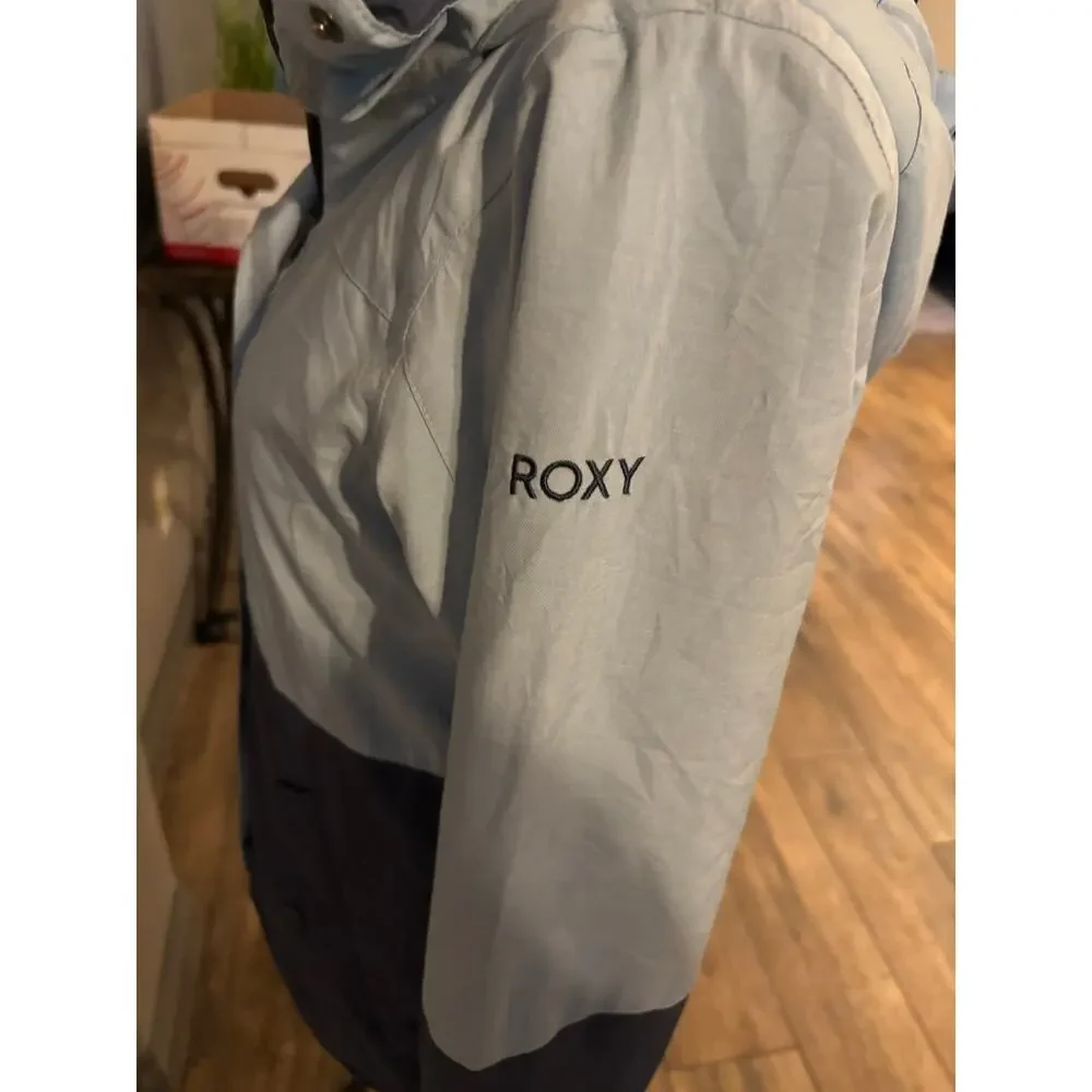 Roxy stay cozy